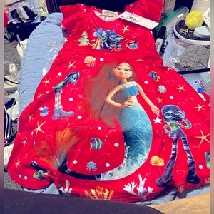 New Iowillar fashion girls night gown with mermaid size 100 which is 3T.